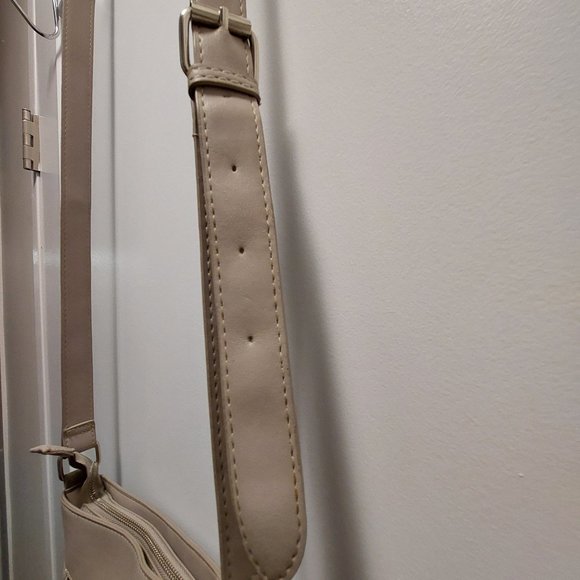 3 For $30/STEVE MADDEN Crossbody Bag - Picture 5 of 11
